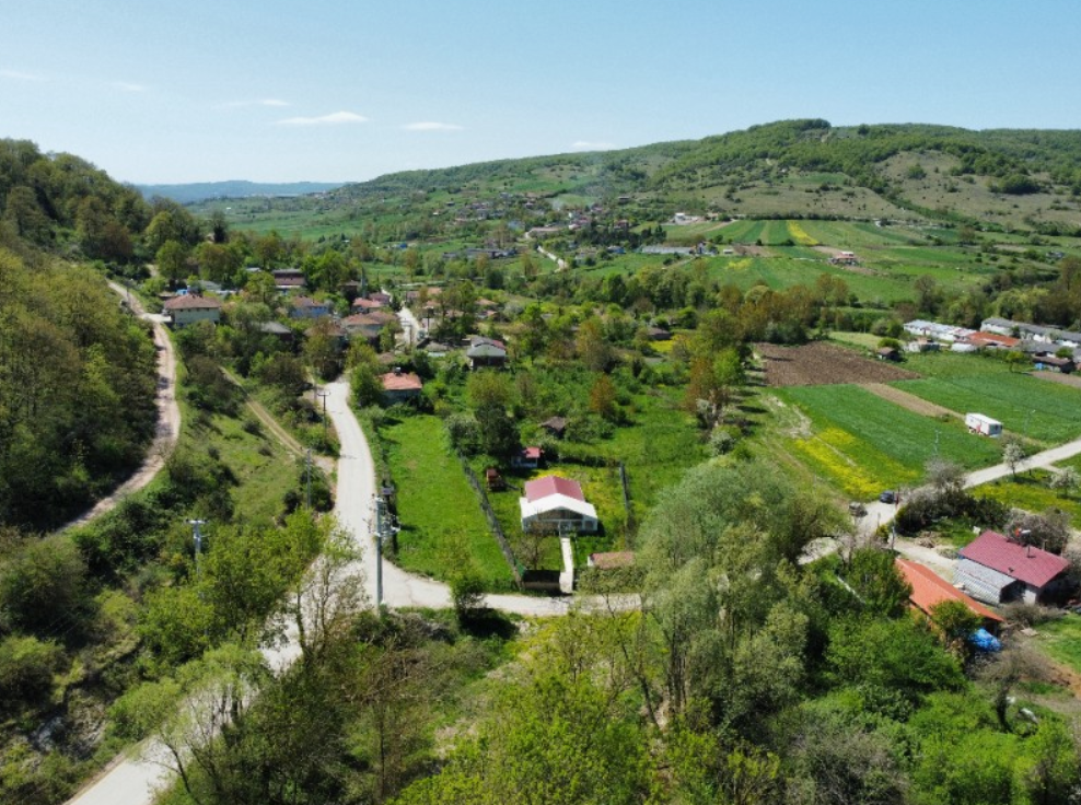 KOCAELİ İZMİT ŞAHİNLER KÖYÜNDE 808 M² TARLA SATILIKTIR