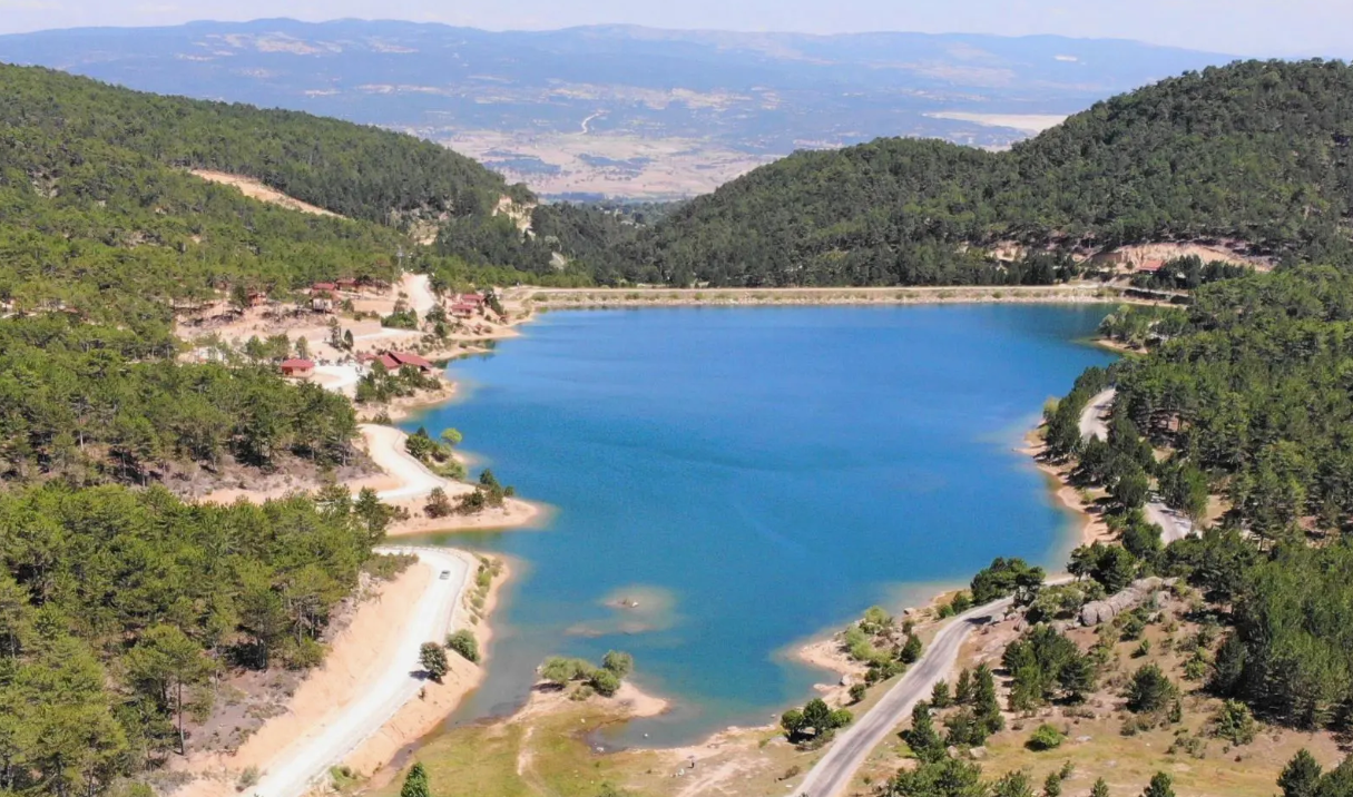 KÜTAHYA EMET UZUNÇAM KÖYÜNDE 1.223 M² TARLA SATILIKTIR
