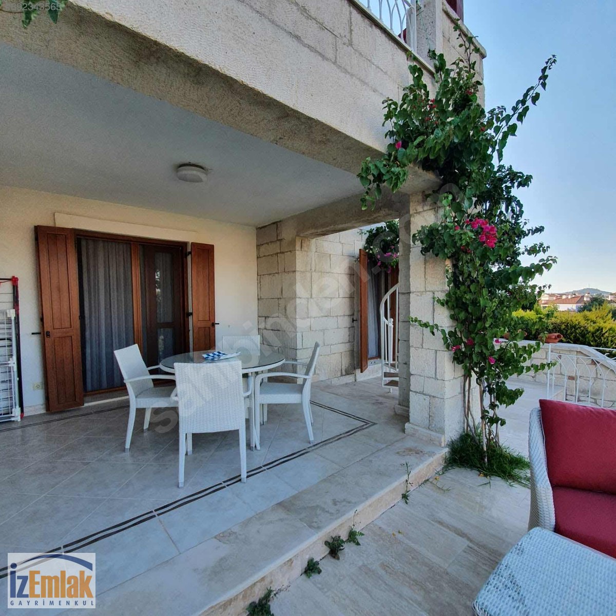 İzEmlaktan Port Alaçatıda Muhteşem Manzaralı Bahçeli Villa - İZMİR ÇEŞME fotoğraf 11