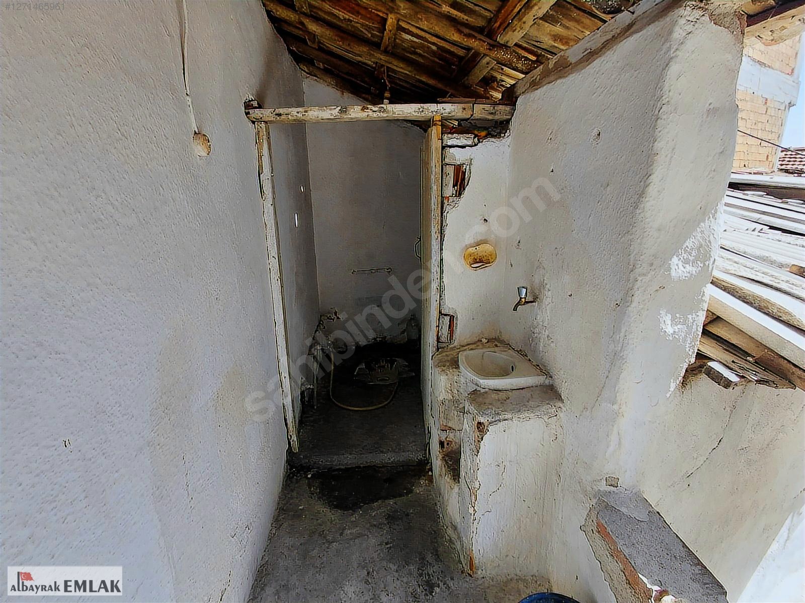 AKHİSAR ZEYTİNLİOVA DA SATILIK 226 M2 ARSA İÇİNDE KÖY EVİ - MANİSA AKHİSAR fotoğraf 8
