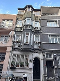 CİHANGİR DE SATILIK 2. KAT TARİHİ BİNADA KÜÇÜK DAİRE - İSTANBUL BEYOĞLU fotoğraf 24