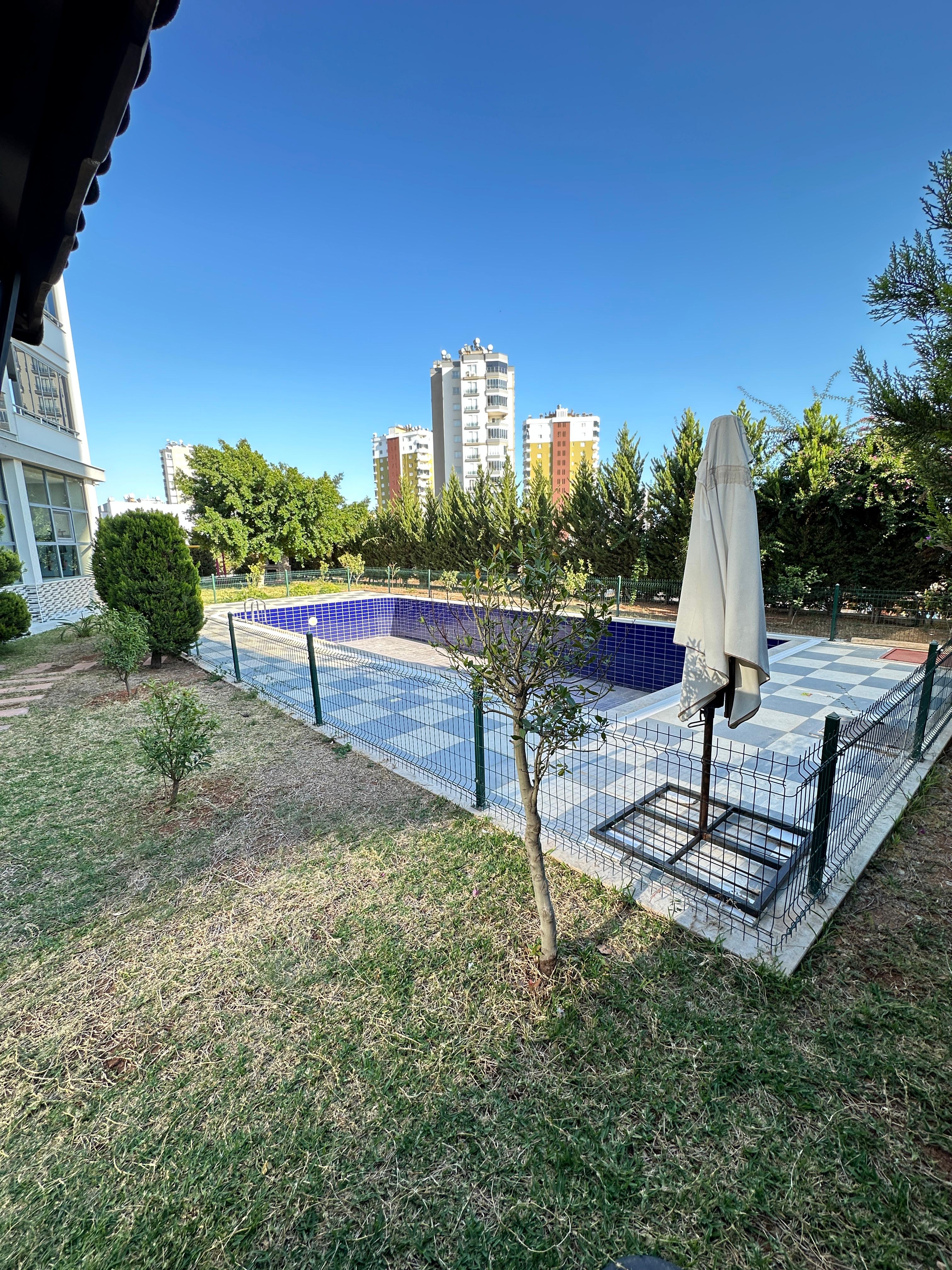 50. YIL MH HARİKA LOKASYONDA BULUNAN GENİŞ OTURUMLU 3+1 DAİRE - MERSİN YENİŞEHİR fotoğraf 34