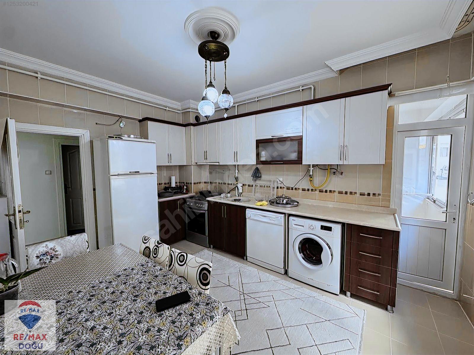 REMAX DOĞU'DAN ÜNİVERSİTE MAHALLESİ'NDE SATILIK 3+1 DAİRE - ELAZIĞ MERKEZ fotoğraf 8