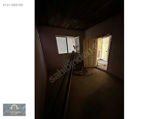 GÖKMEDRESE MAHALLESİNDE 3 KATLI SATILIK MÜSTAKİL EV - AMASYA MERKEZ fotoğraf 8