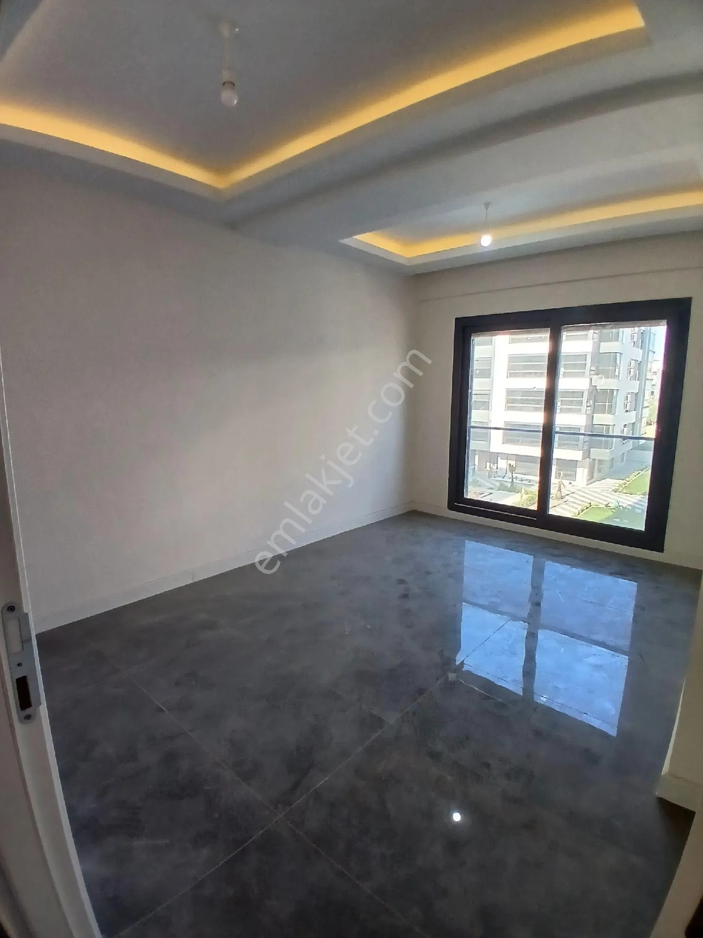 İzmir Torbalı Alpkent Mahallesinde 3+1 140m2 Net Arakat Havuzlu Sitede Daire Sat - İZMİR TORBALI fotoğraf 10