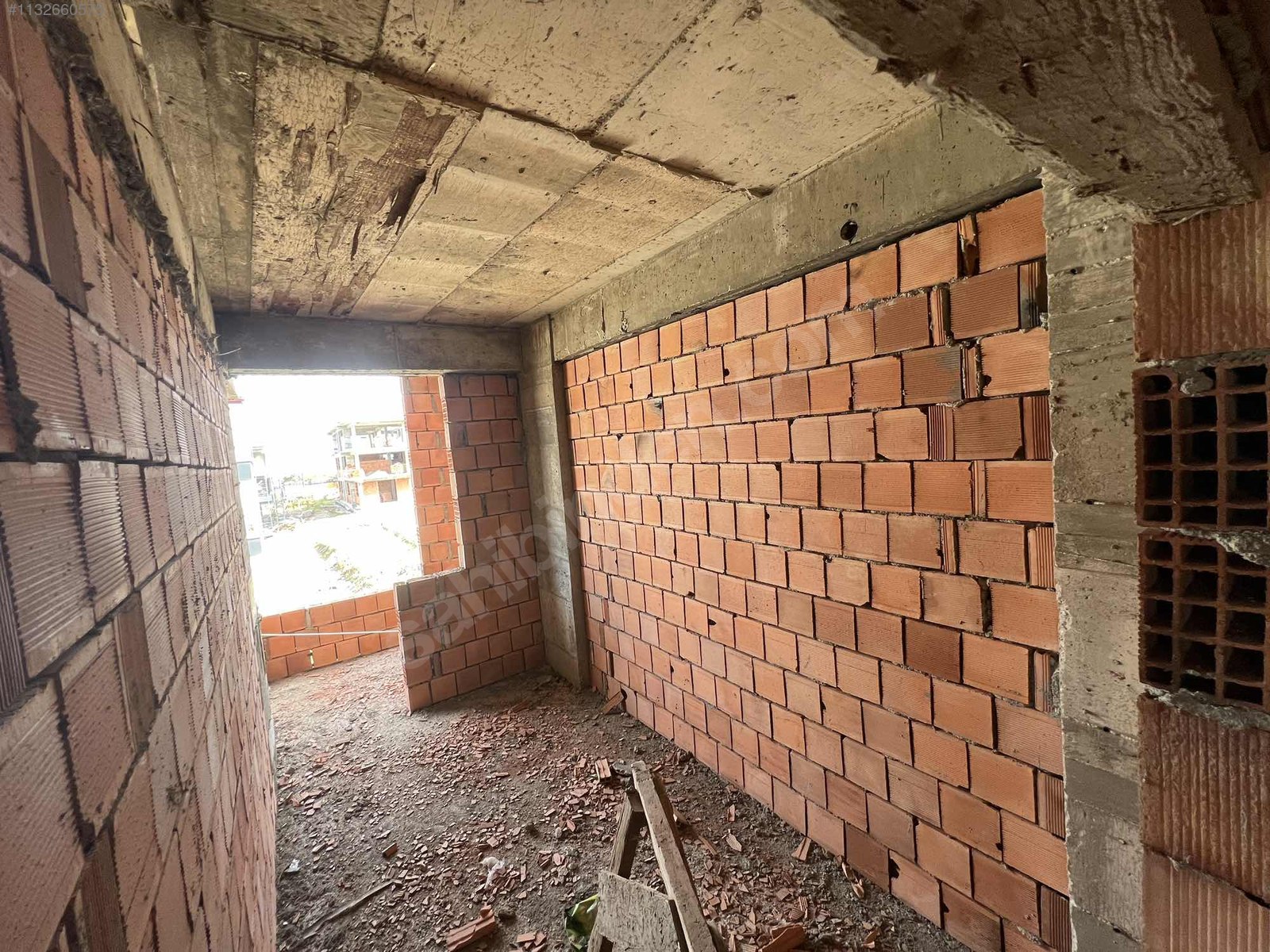 Kaytazdere de havuzlu site içi satılık 1+1 daire - YALOVA ALTINOVA fotoğraf 3