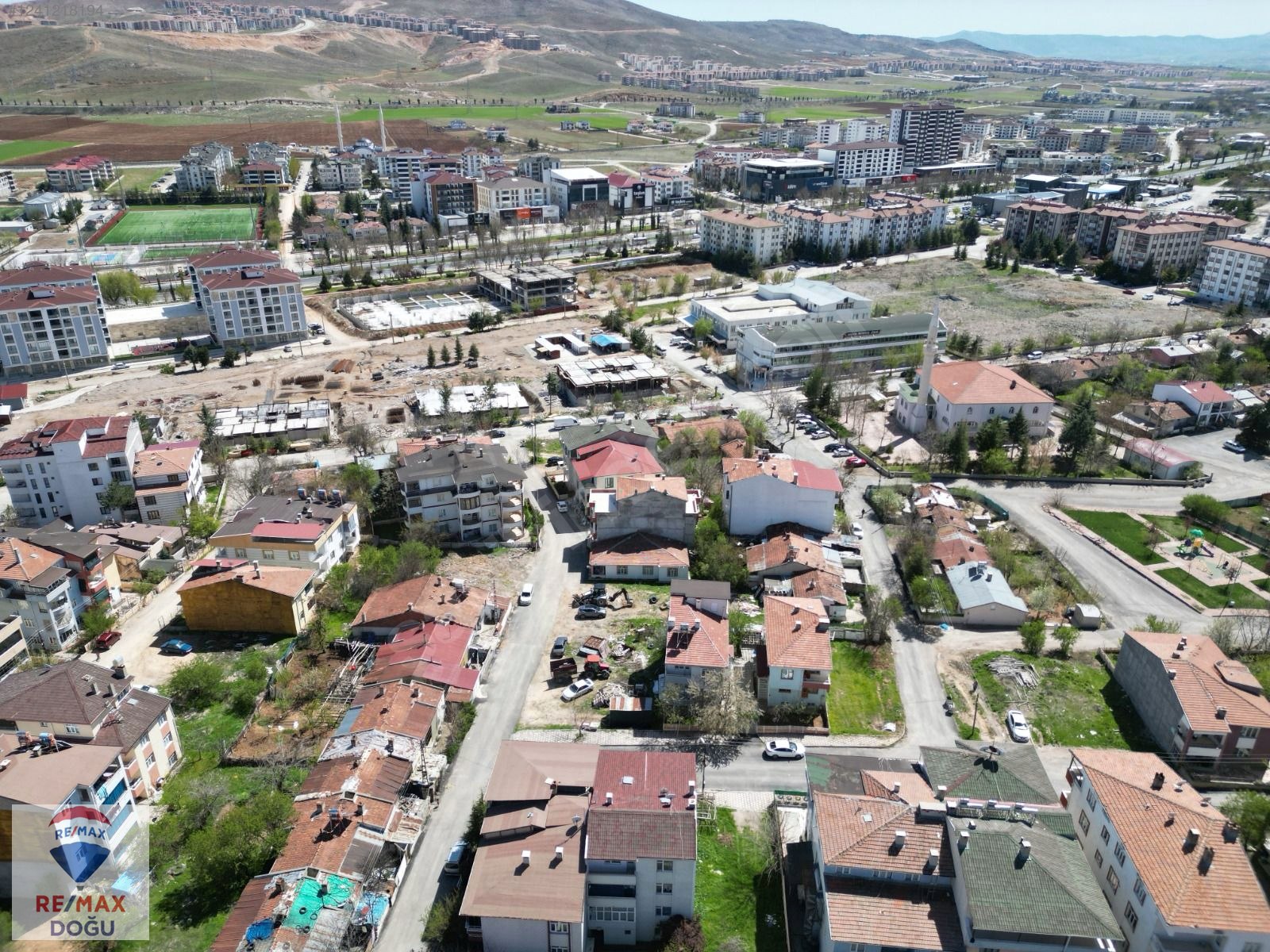 REMAX DOĞUDAN ABDULLAHPAŞA MAHALLESİNDE MÜSTAKİL EV VE ARSA - ELAZIĞ MERKEZ fotoğraf 2