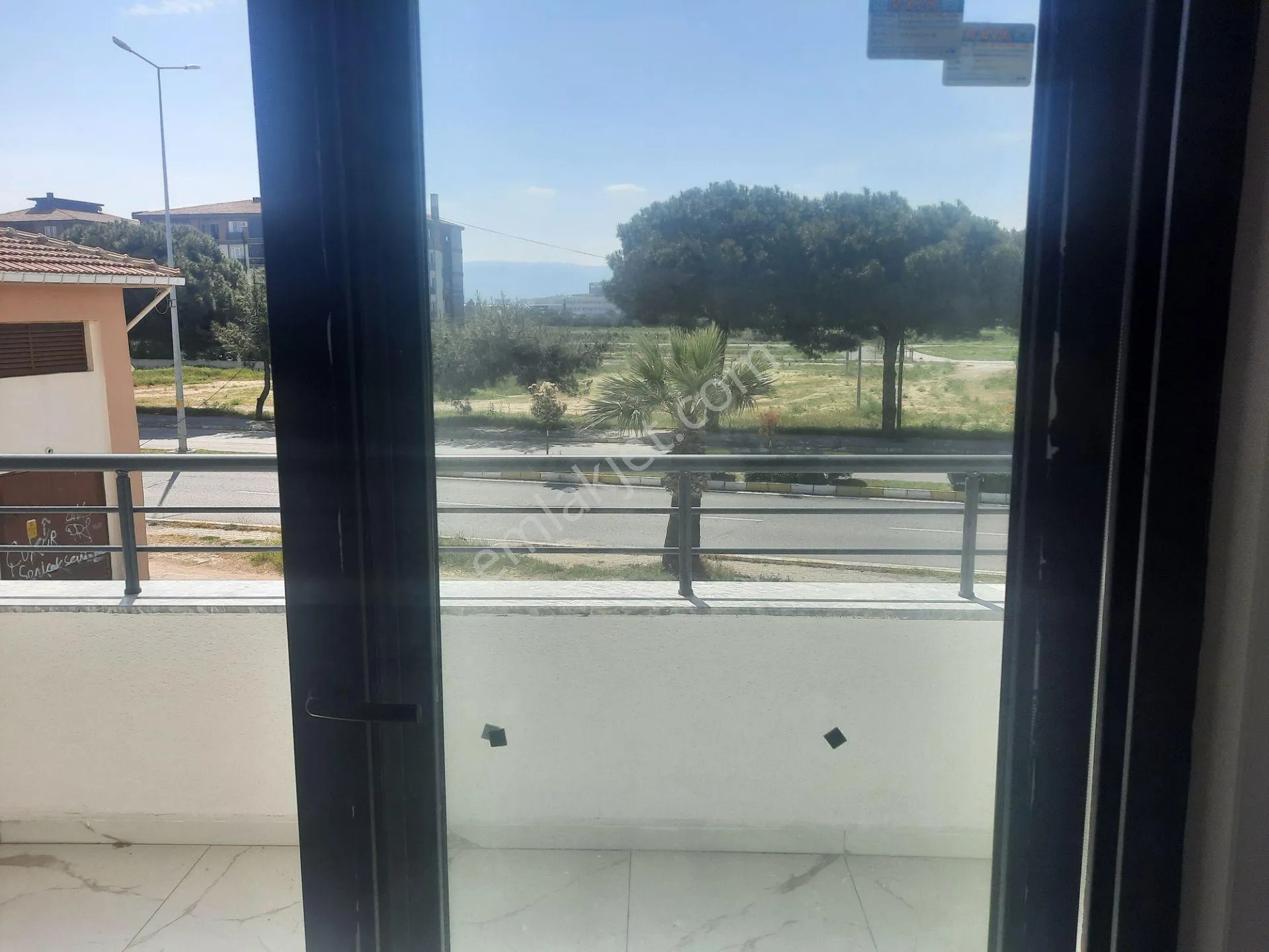 Ören Yoluna Sıfır Komumda Satılık 1+1 Daire - BALIKESİR BURHANİYE fotoğraf 6