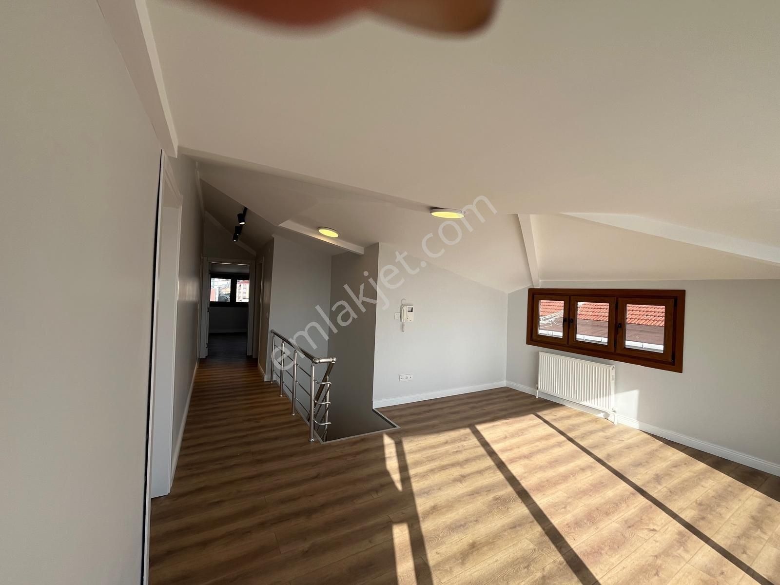Baki Emlaktan Atalarda Geniş Dublexs 5+2 Daire - İSTANBUL KARTAL fotoğraf 21