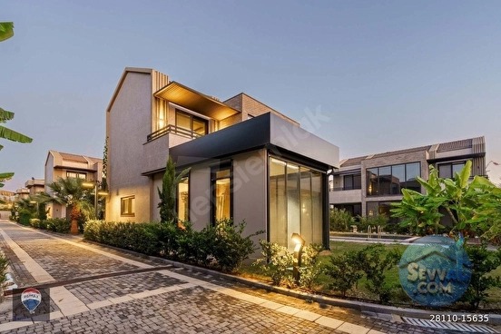 KUŞADASI AVM YANINDA SATILIK ÖZEL HAVUZLU VİLLA - AYDIN KUŞADASI fotoğraf 2