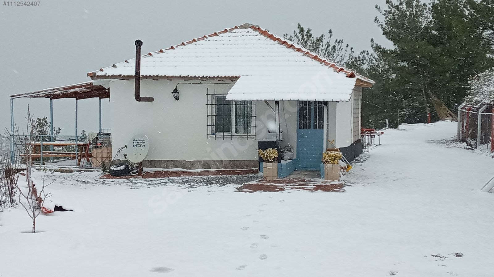 Tarla vasfında köy içi 9.133m2.tek tapulu 1+1 ev. tamamı telcit - MANİSA AKHİSAR fotoğraf 5