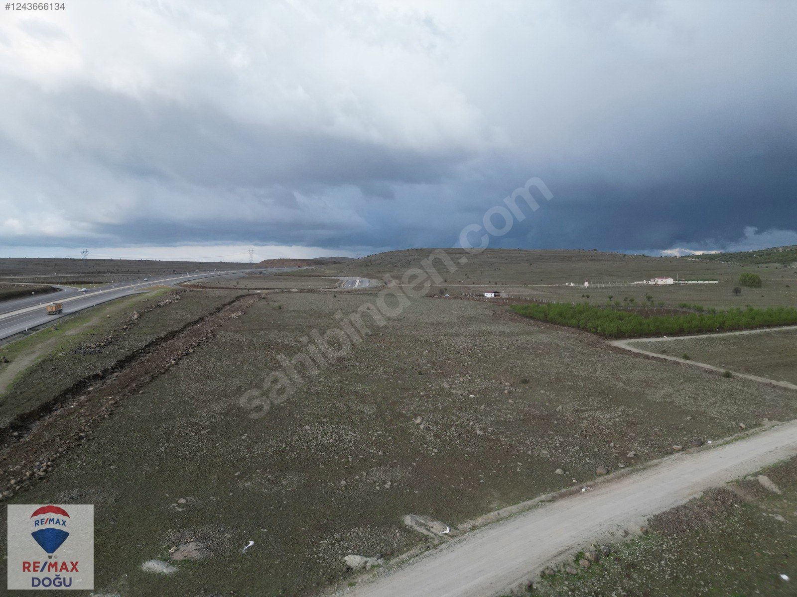 REMAX DOĞU ANA CADDEYE SIFIR KUZEY ÇEVRE YOLUNDA SATILIK TARLA - ELAZIĞ MERKEZ fotoğraf 2