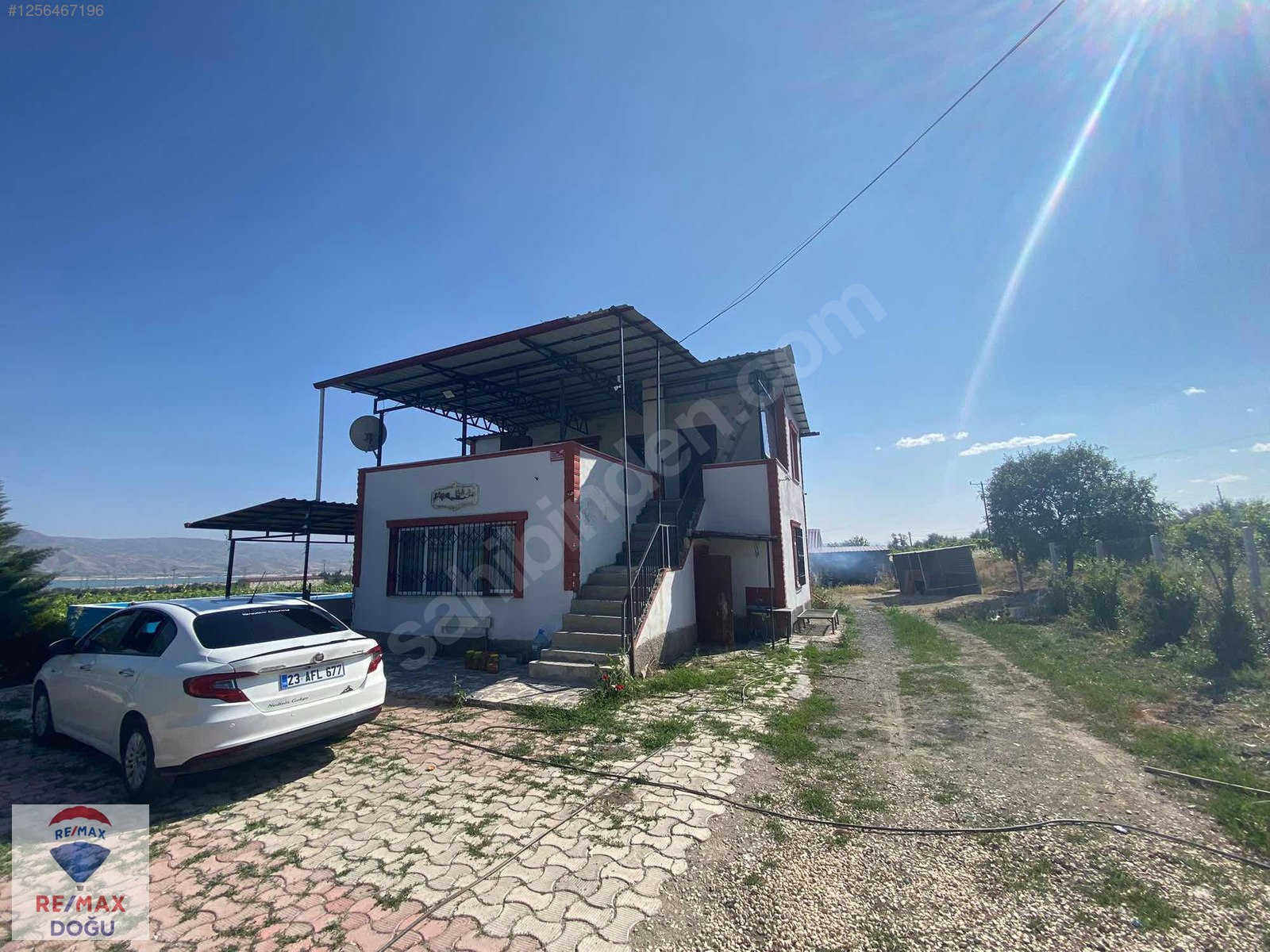REMAX DOĞUDAN SEDEFTEPEDE 5339 M² 3+1 VE 1+1 BAHÇELİ DUBLEKS EV - ELAZIĞ MERKEZ fotoğraf 2