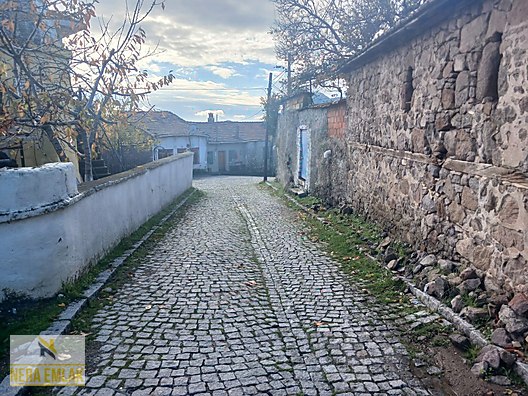 BÖLGEDE EMSALSİZ DEPOLAMA AMAÇLI TEK TAPU 132m2 2 KAT İMARLI - İZMİR BERGAMA fotoğraf 3