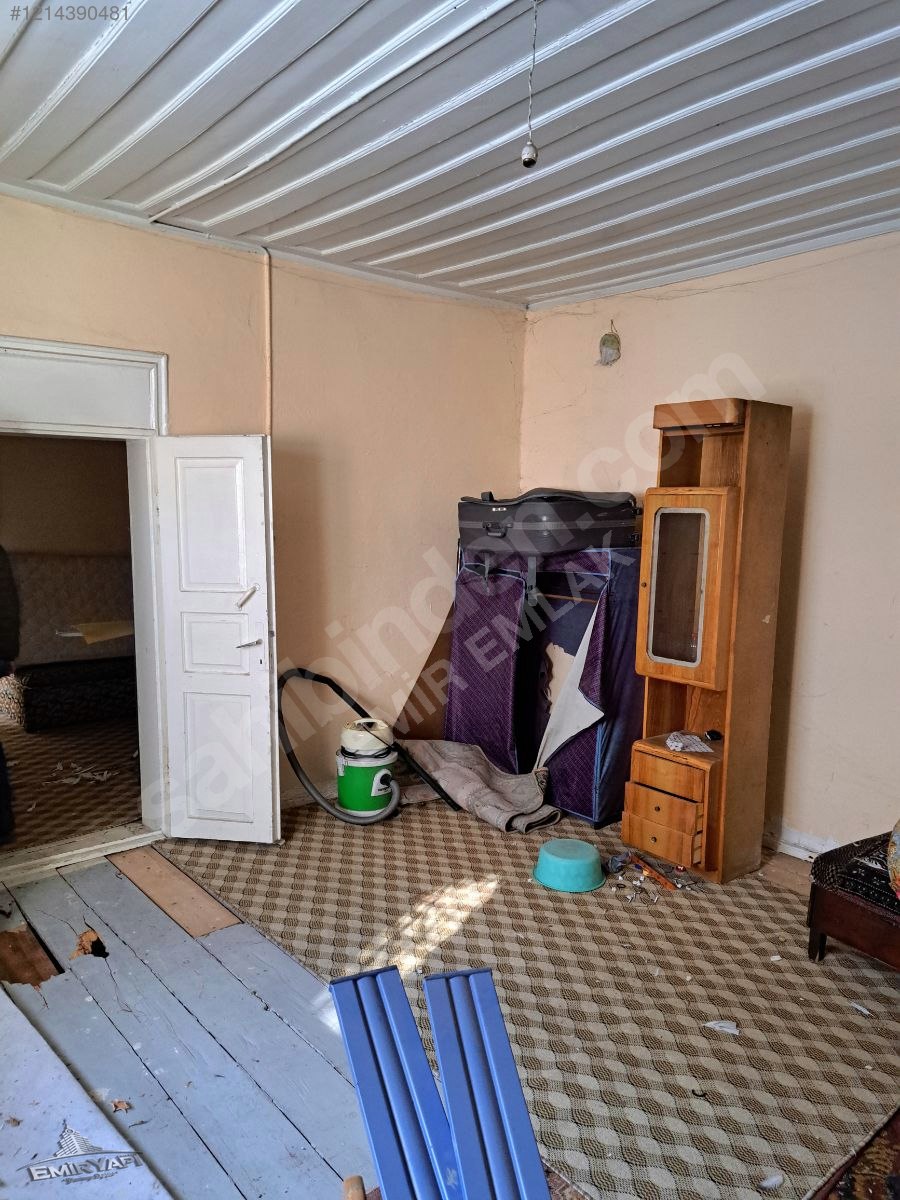 EMİR EMLAK GAYRİMENKULDEN SATILIK 216M2 4 KAT İMARLI MÜSTAKİL EV - KARS MERKEZ fotoğraf 3