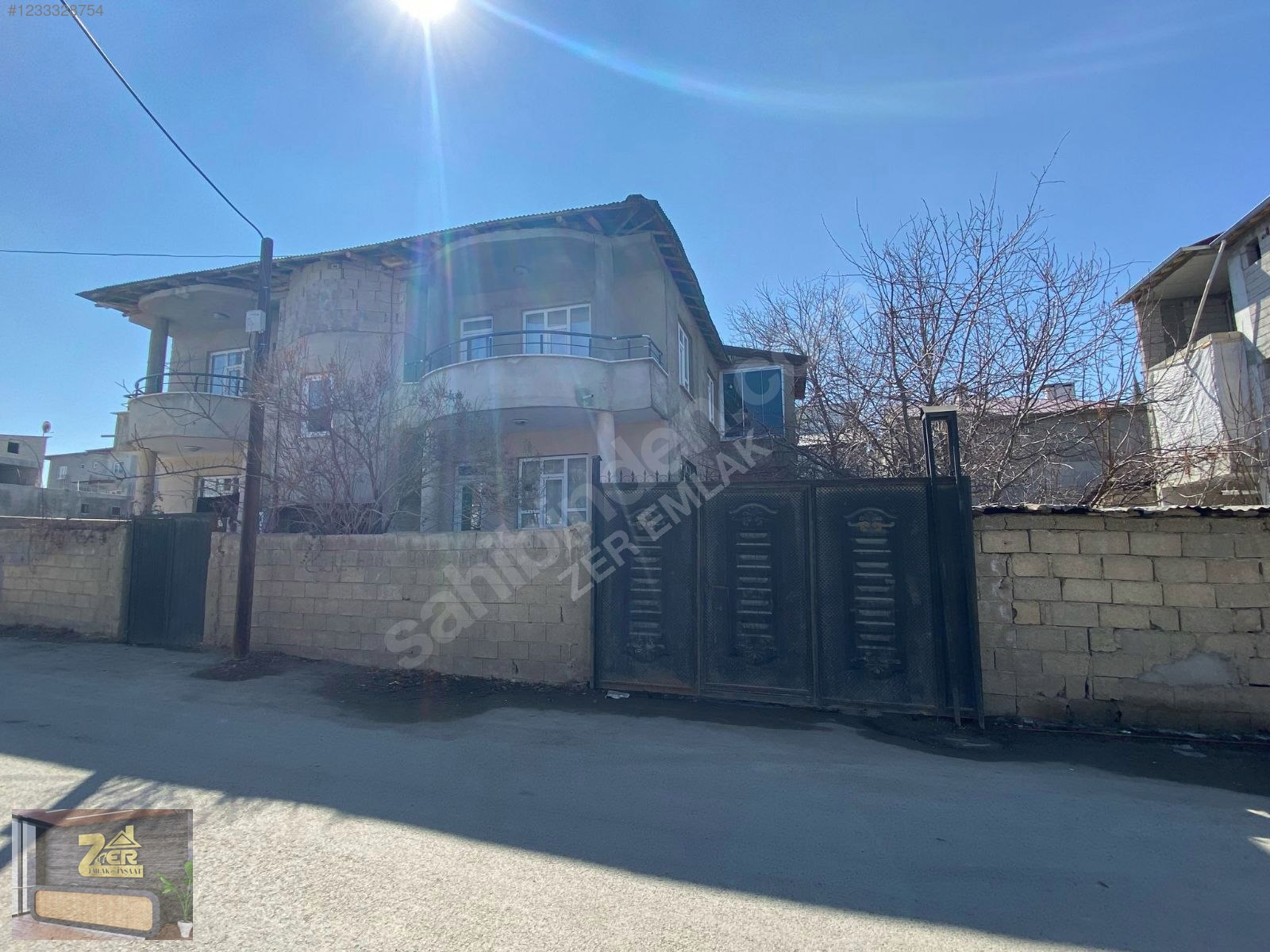SATILIK 500 M2 ÜZERİ 2 KATLI LÜX MÜSTAKİL EV - VAN EDREMİT fotoğraf 2
