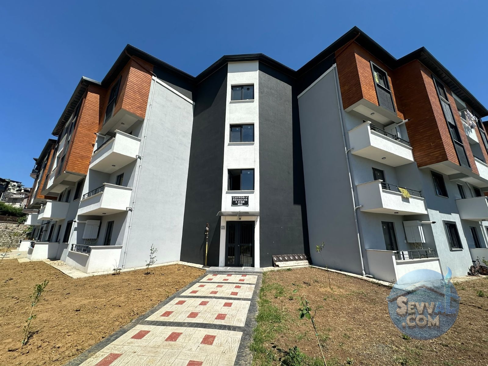 TOPÇULAR MH. RÖNESANS SİTESİ HAVUZLU SIFIR 3+1 BAHÇE DUBLEKS - Kocaeli Gölcük fotoğraf 3