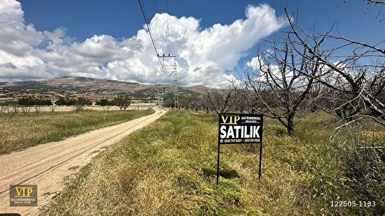 VIP GAYRİMENKUL' den Çukurelma Mah. Anayola yakın ELMA BAHÇESİ - ANTALYA ELMALI fotoğraf 3