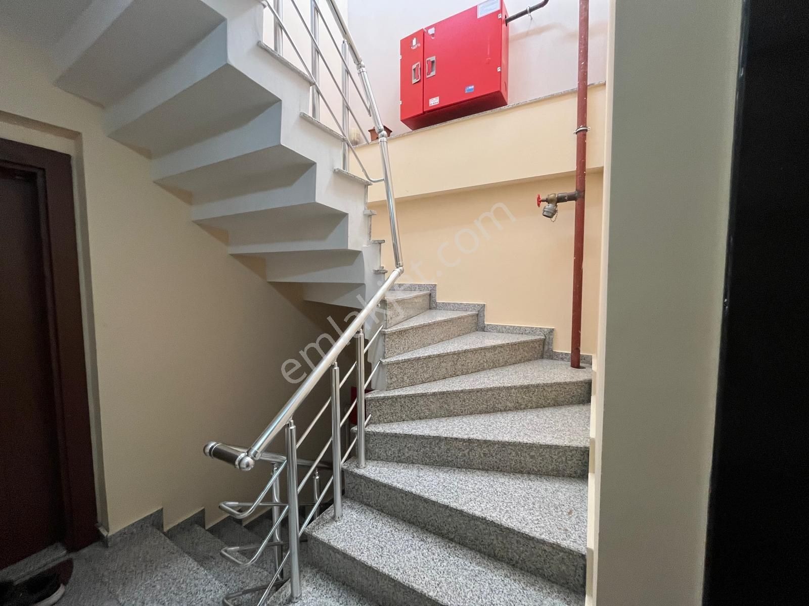 Baki Emlaktan Atalarda Geniş Dublexs 5+2 Daire - İSTANBUL KARTAL fotoğraf 17