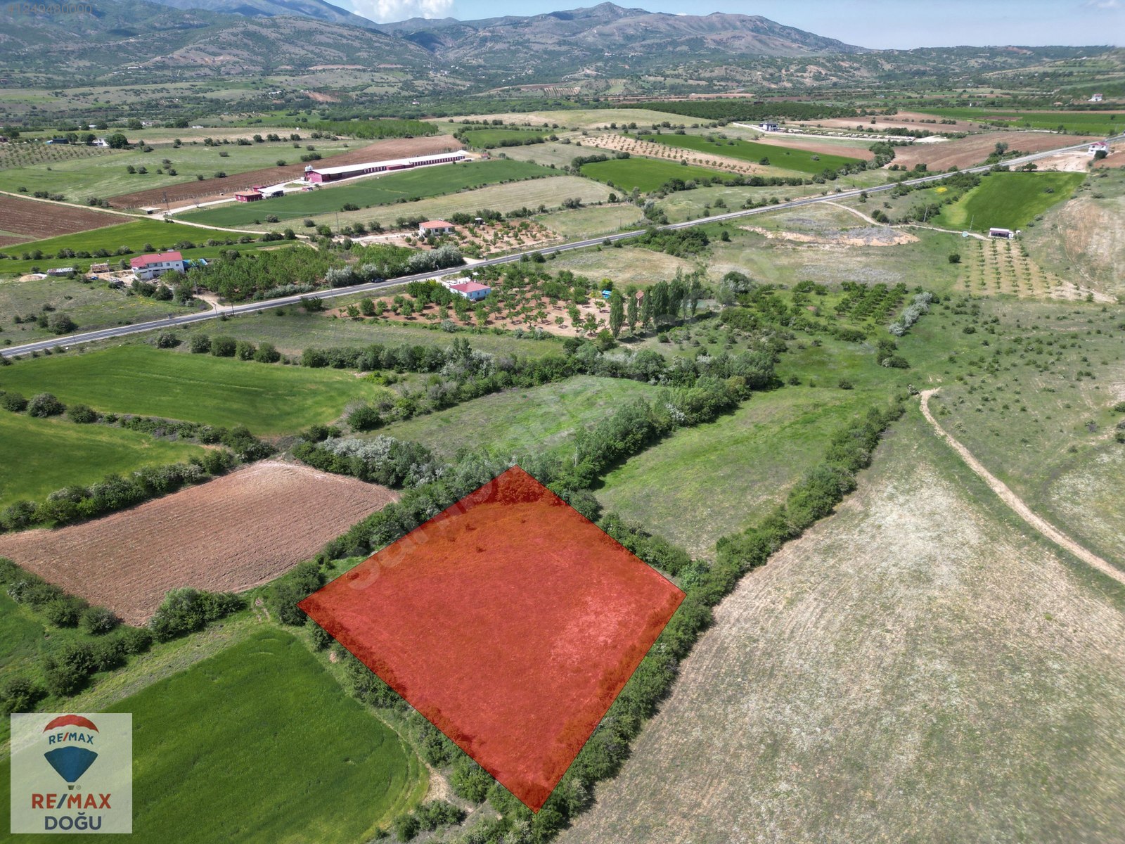 REMAX DOĞUDAN MERKEZ SÜTLÜCE'DE SATILIK 7.478 M2 SATILIK TARLA - ELAZIĞ MERKEZ fotoğraf 4