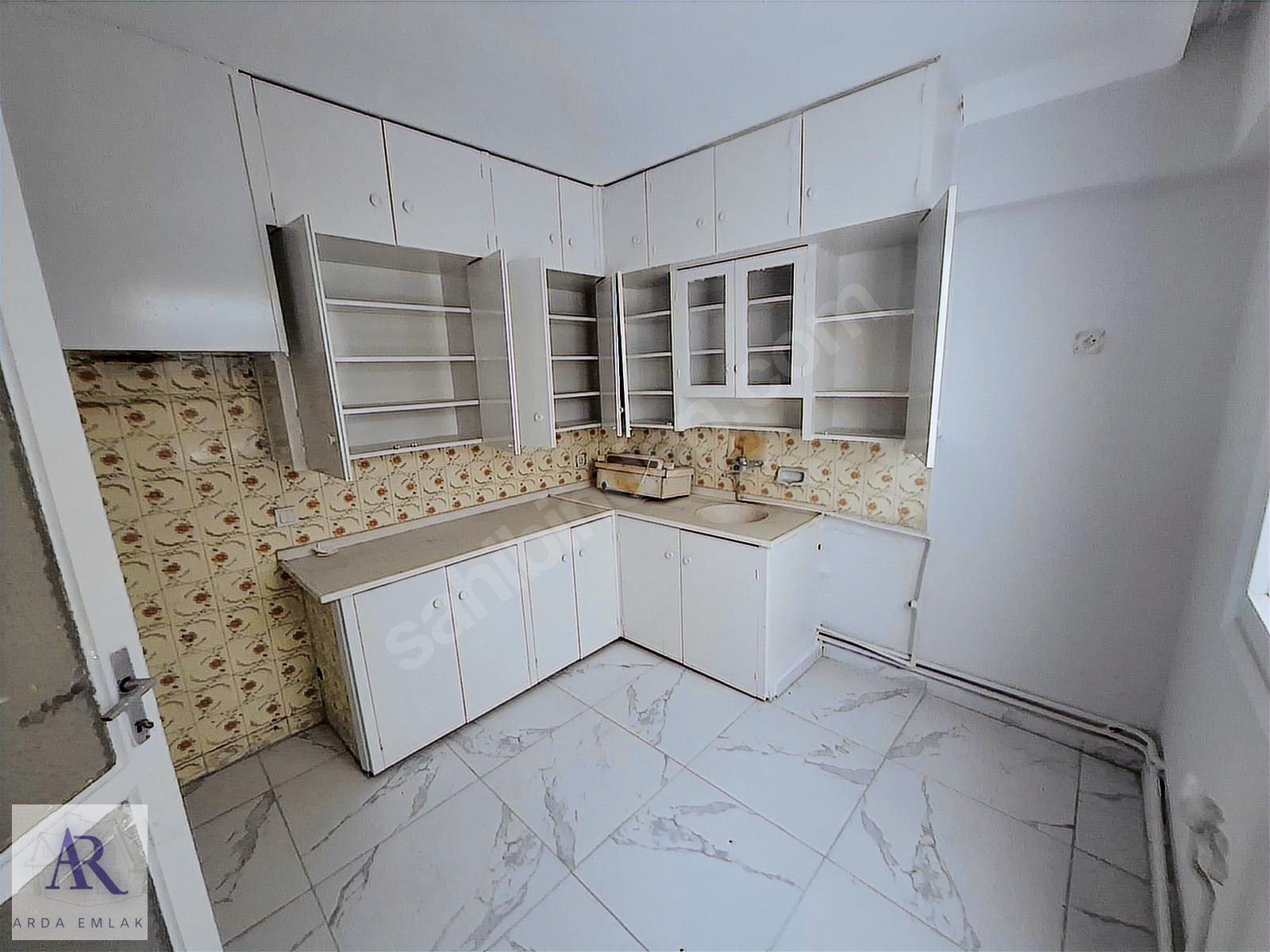 KARŞIYAKA ÇOCUK YUVASI YANI MERKEZ CEDDE ÜZERİ 3+1 130 M2 - İZMİR KARŞIYAKA fotoğraf 5