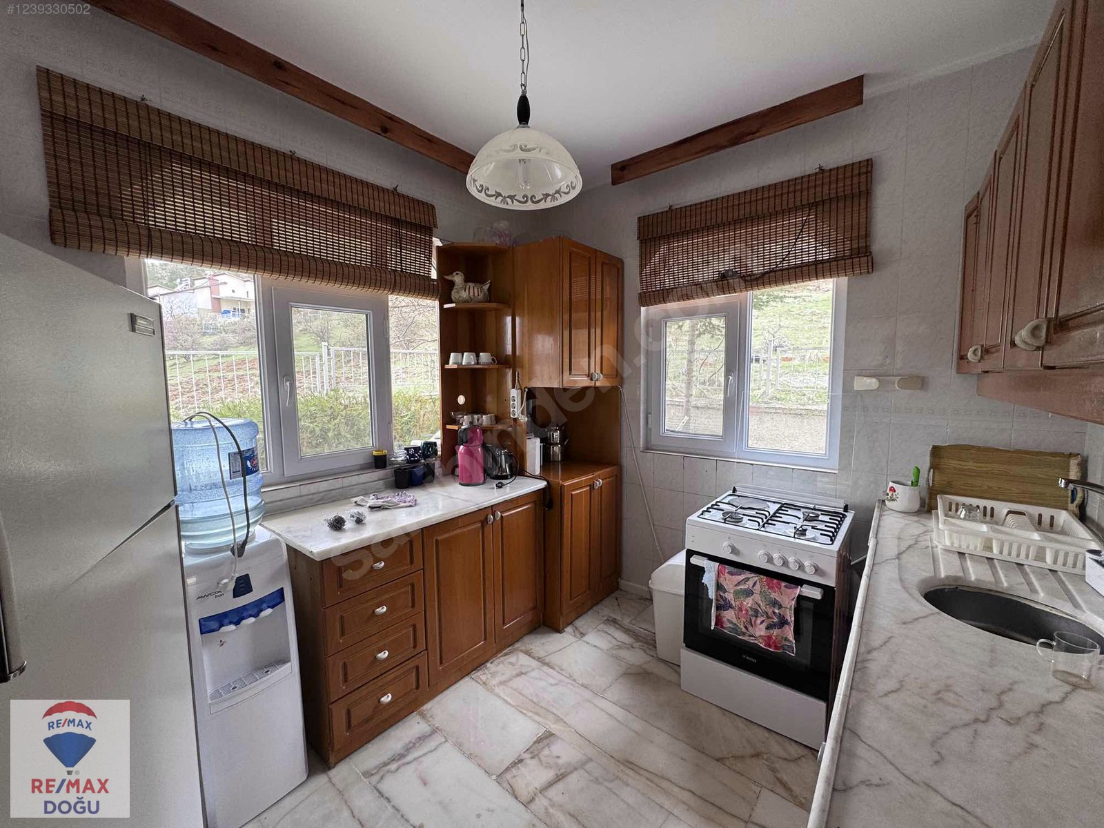 REMAX DOĞUDAN HAZAR GÖLÜNDE SATILIK VİLLA - ELAZIĞ SİVRİCE fotoğraf 9
