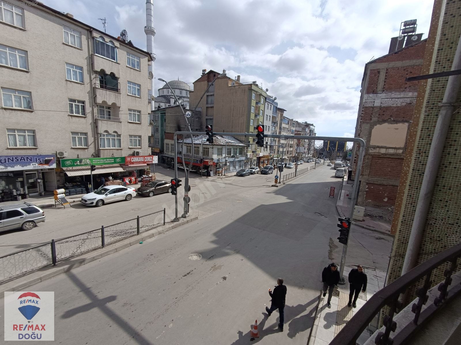REMAX DOĞUDAN SANAYİ MAH. BULVARA SIFR KÖŞE BAŞI 3+1SATILK DAİRE - ELAZIĞ MERKEZ fotoğraf 4