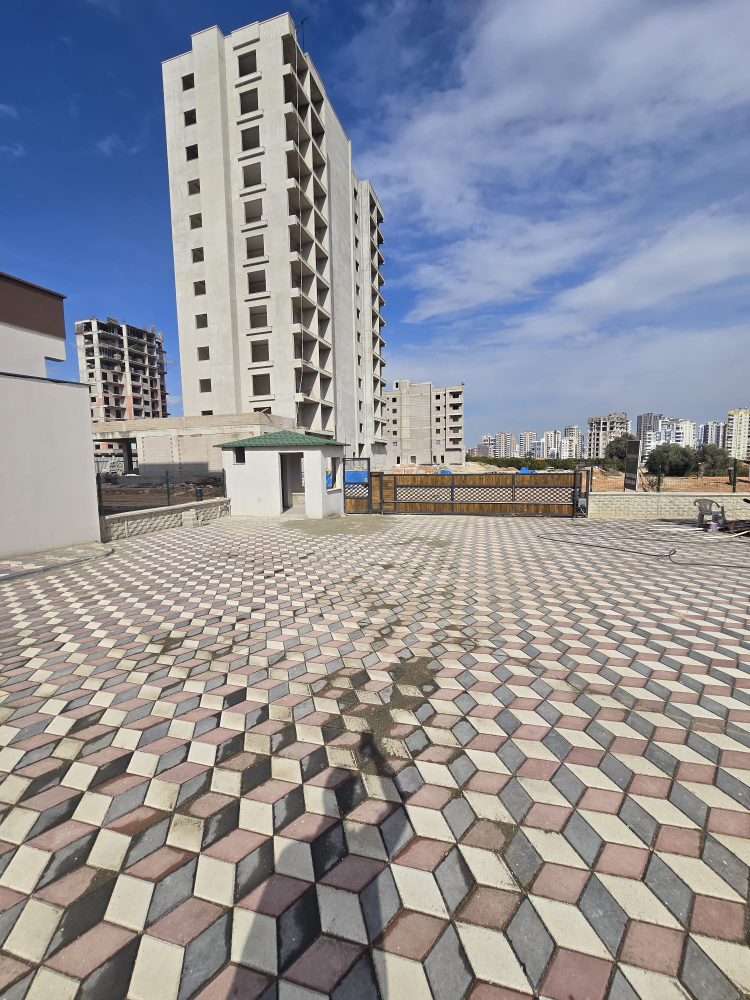 FIRSAT!!! KUYULUKTA 2. ÇEVRE YOLU YANI 3+1 200M2 TERASLI DAİRE - MERSİN MEZİTLİ fotoğraf 18