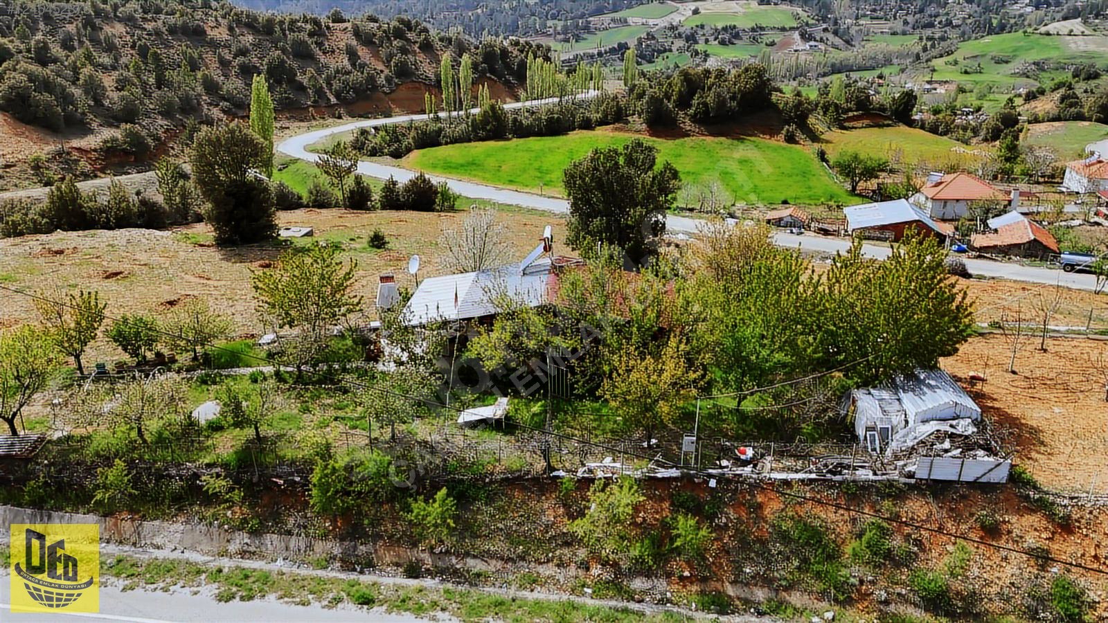 CEVİZLİ FETHİYE ANA YOLU ÜZERİNDE MÜKEMMEL KONUMDA EV - DENİZLİ ÇAMELİ fotoğraf 2