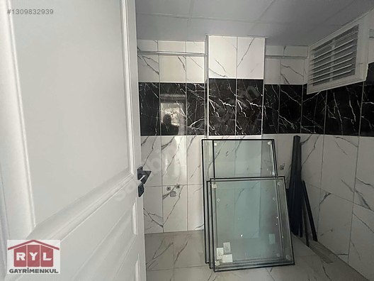 KARTAL YAKACIKTA SİTE İÇİNDE YÜKSEK KATTA FERAH 2+1 DAİRE - İSTANBUL KARTAL fotoğraf 31