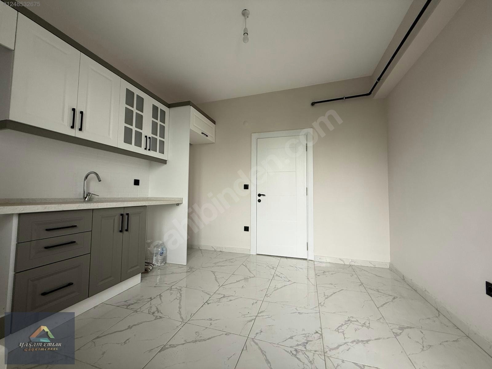YAŞAM'DAN AKŞEMSETTİN MAHALLESİNDE GENİŞ 3+1 SATILIK DAİRE - İSTANBUL SULTANBEYLİ fotoğraf 2