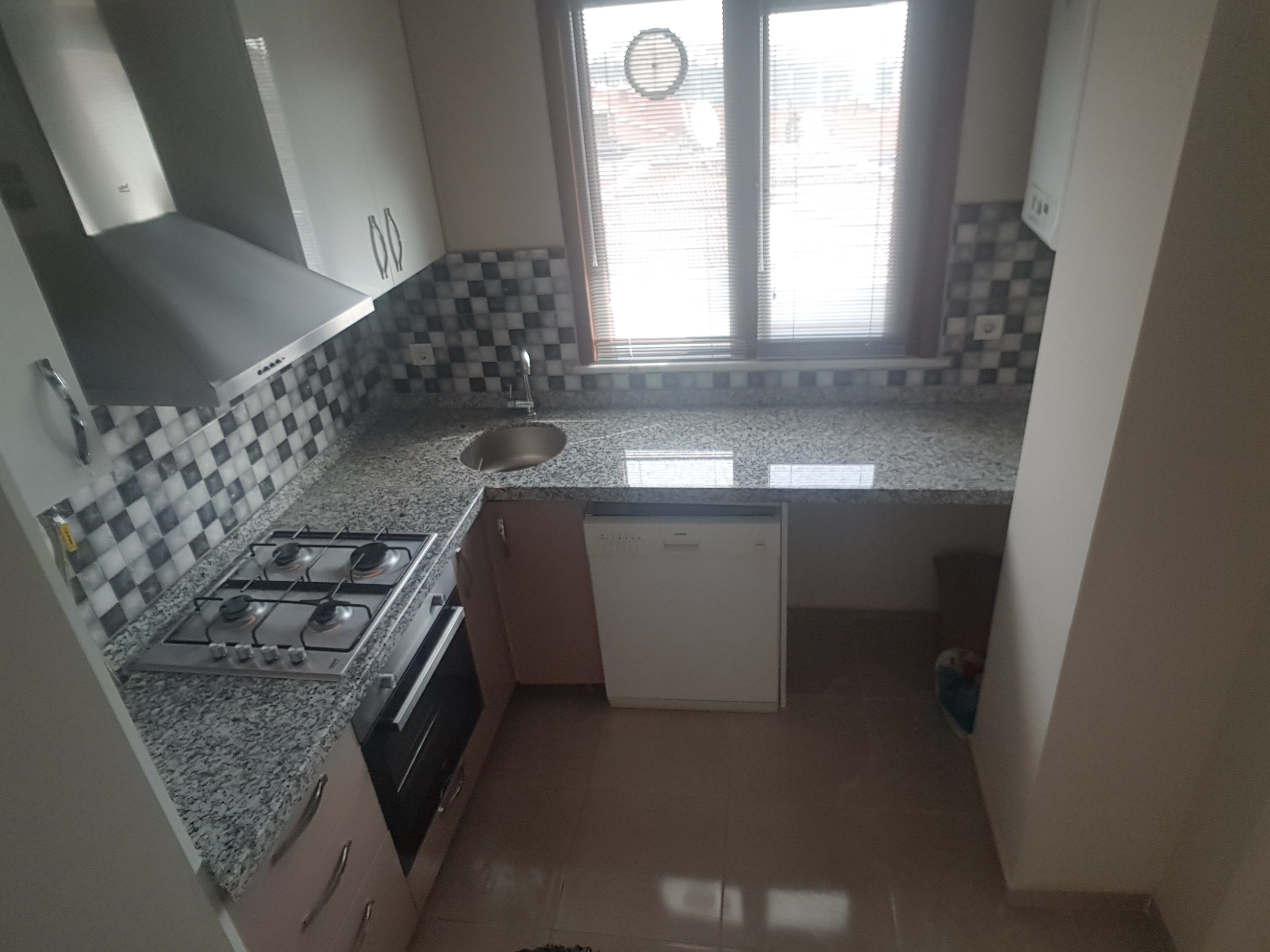 EFE GRUPTAN EMNİYETEVLERDE GENİŞ 2+1 100 M2 5.KAT DAİRE - İSTANBUL KAĞITHANE fotoğraf 16