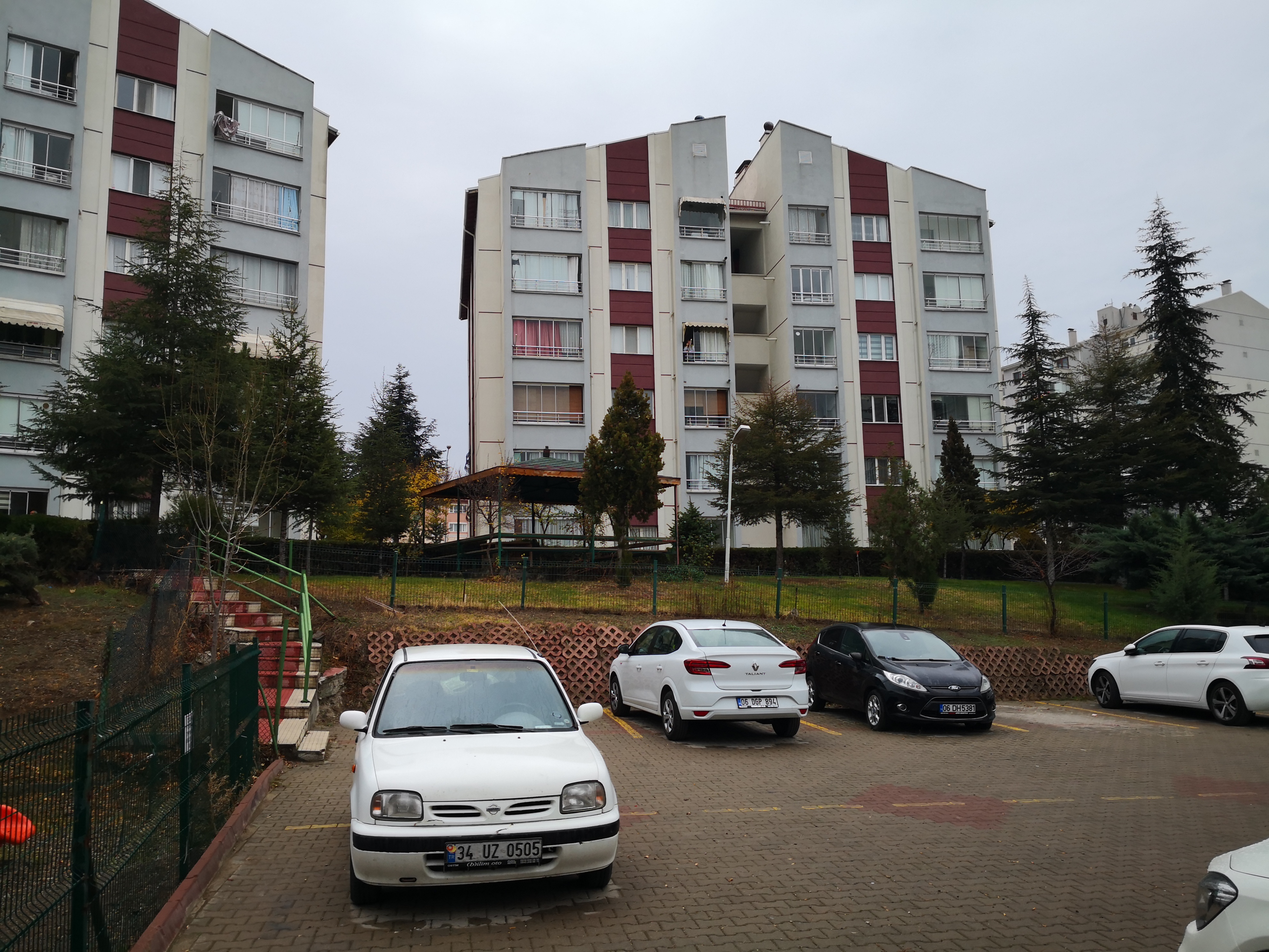 Ankara Batıkent Batısitesi’nde Masrafsız,Ara Kat,Sosyal Olanaklara Komşu Satılık - ANKARA YENİmahalle fotoğraf 24