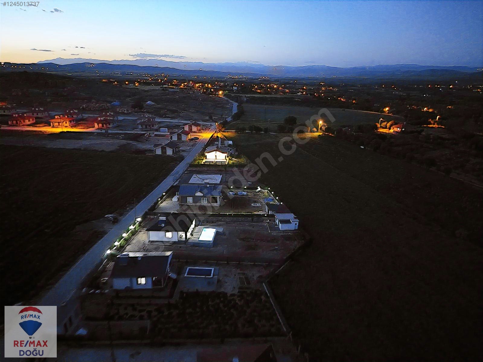 REMAX DOĞUDAN 1000 M²PELTE BAHÇELİ SIFIR2+1 HAVUZLU MÜSTAKİL EV - ELAZIĞ MERKEZ fotoğraf 6