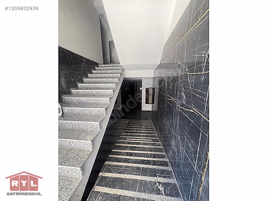 KARTAL YAKACIKTA SİTE İÇİNDE YÜKSEK KATTA FERAH 2+1 DAİRE - İSTANBUL KARTAL fotoğraf 27