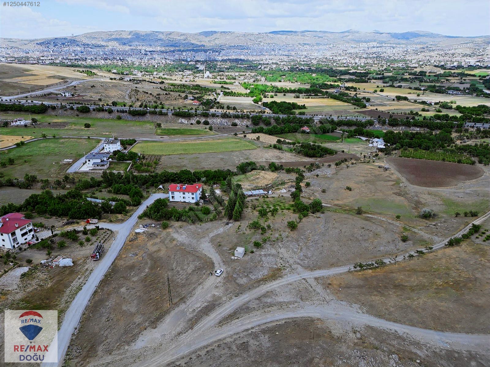 REMAX DOĞU'DAN ŞEHİR MANZARALI FERAH ALANDA VİLLA ARSASI - ELAZIĞ MERKEZ fotoğraf 5