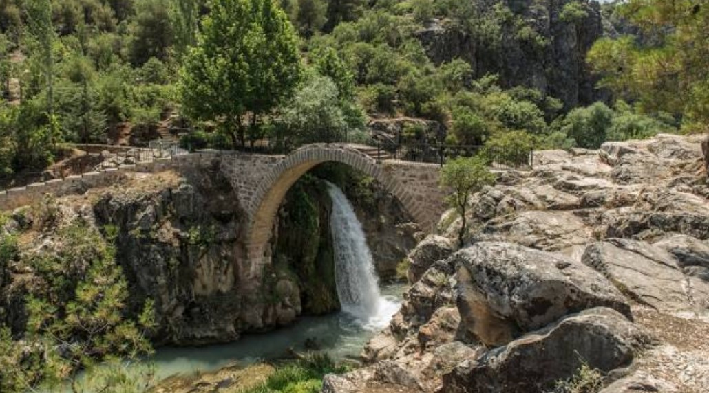 UŞAK KARAHALLI DERE KÖYÜ 542 M² KARGİR 2 KATLI EV VE ARSASI SATILIKTIR - UŞAK KARAHALLI fotoğraf 8