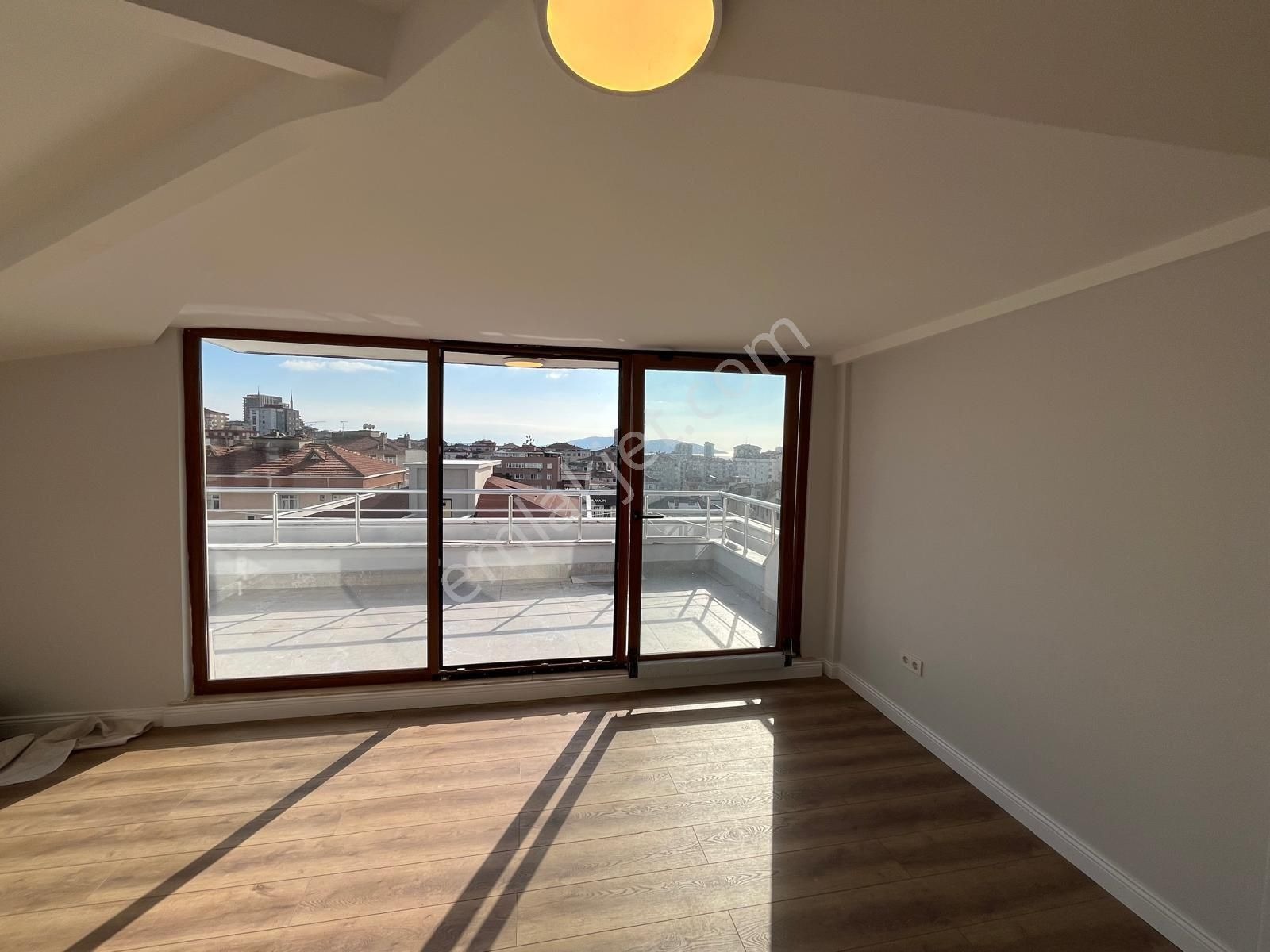 Baki Emlaktan Atalarda Geniş Dublexs 5+2 Daire - İSTANBUL KARTAL fotoğraf 14
