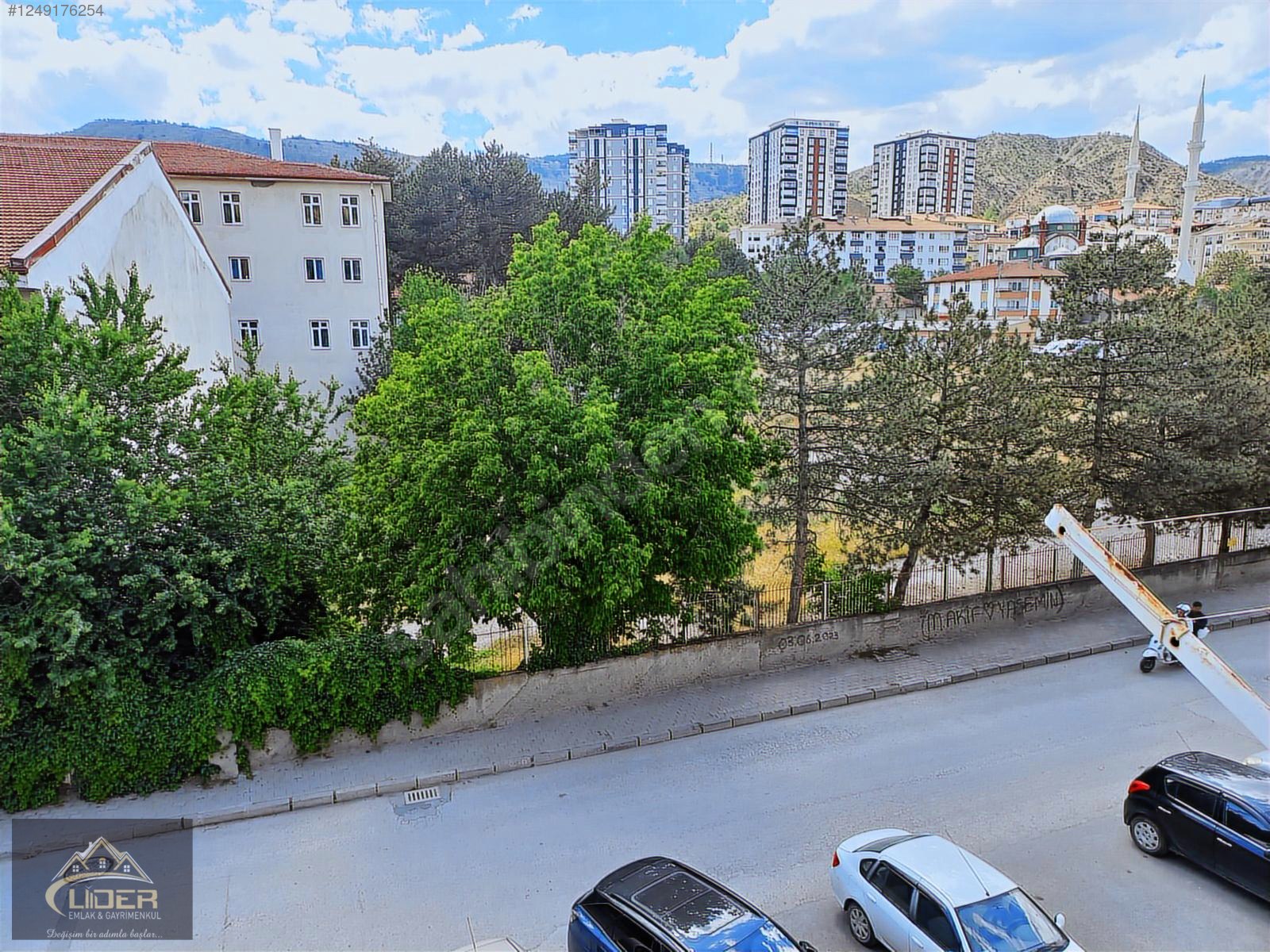 LİDER EMLAK ESKİ HASTANE ALTINDA 3+1 İÇİ YAPILI 140 M2 KOMBİLİ - ÇANKIRI MERKEZ fotoğraf 9