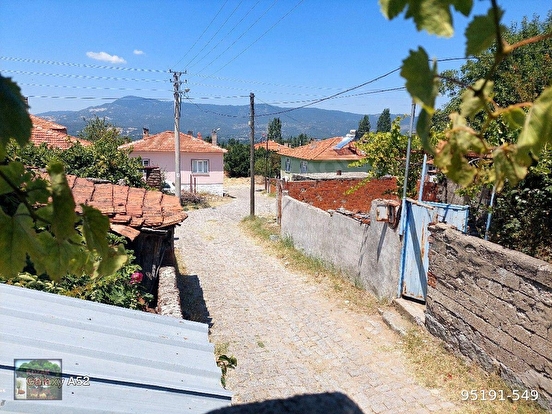 KOZAK YAYLASINDA KARAVELİLER MAH DE BAHÇELİ MANZARALI MÜSTAKİL TAPULU EV - İZMİR BERGAMA fotoğraf 3