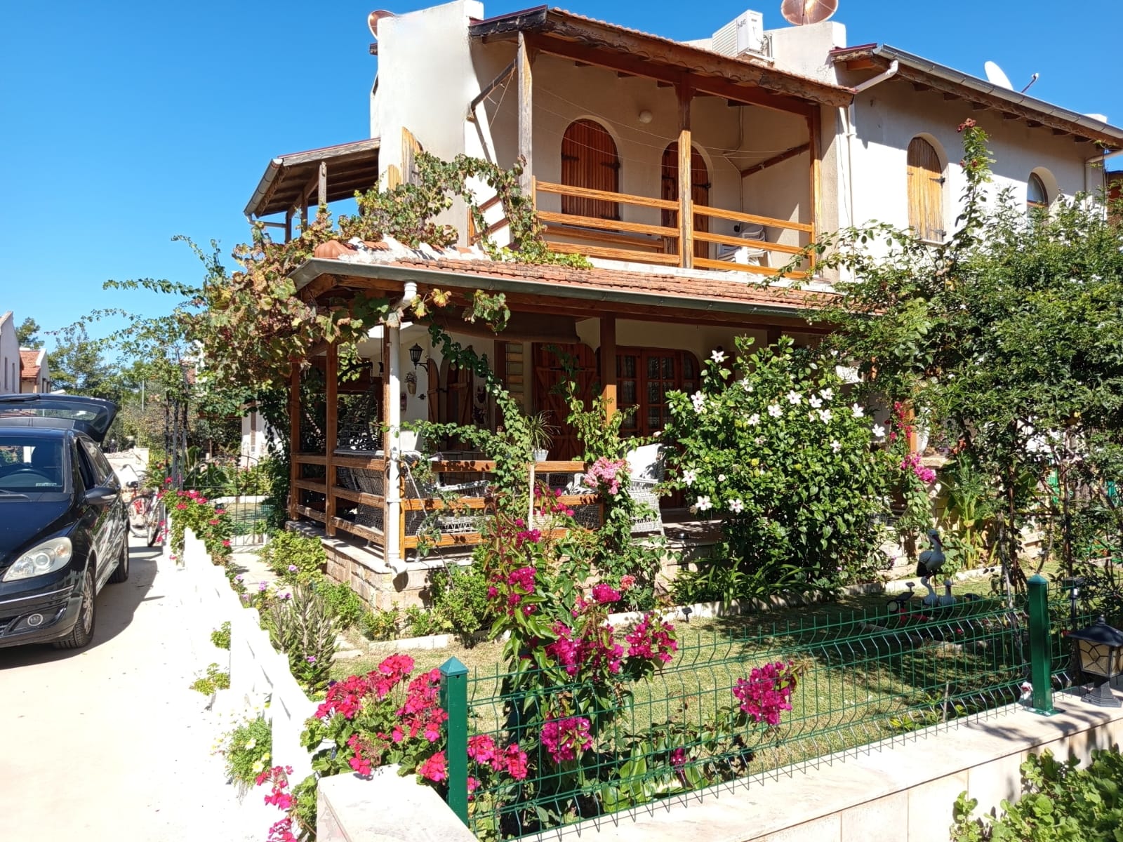 Doğanbey De Denize Sıfır Siteiçersinde Yüzme Havuzu Satılık 3+1 Villa
