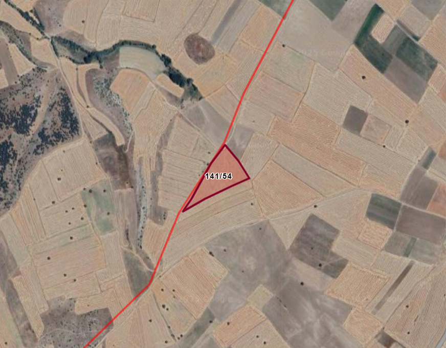 KÜTAHYA ALTINTAŞ OSMANİYE   KÖYÜNDE  12.751 M² TARLA  SATILIKTIR