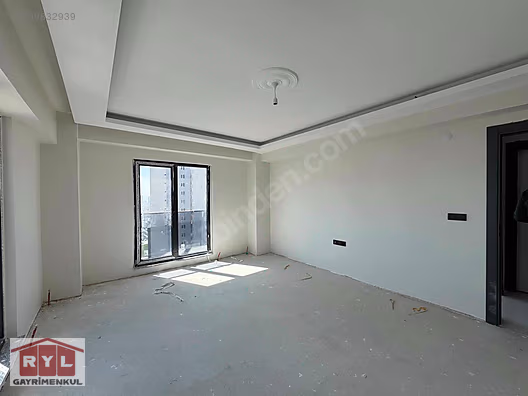 KARTAL YAKACIKTA SİTE İÇİNDE YÜKSEK KATTA FERAH 2+1 DAİRE - İSTANBUL KARTAL fotoğraf 7