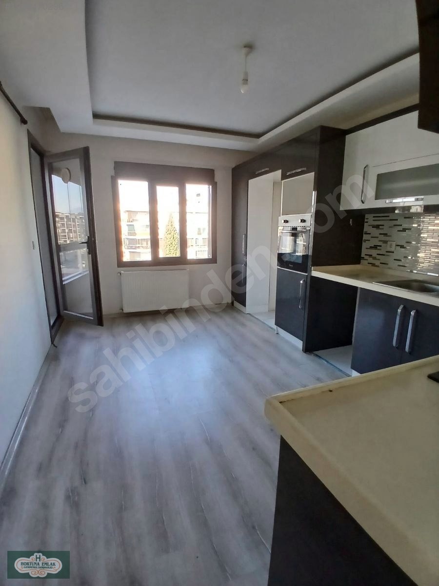 İzmir Torbalı Ertuğrul mahallesinde 3+1 160m2 daire satılık - İZMİR TORBALI fotoğraf 3