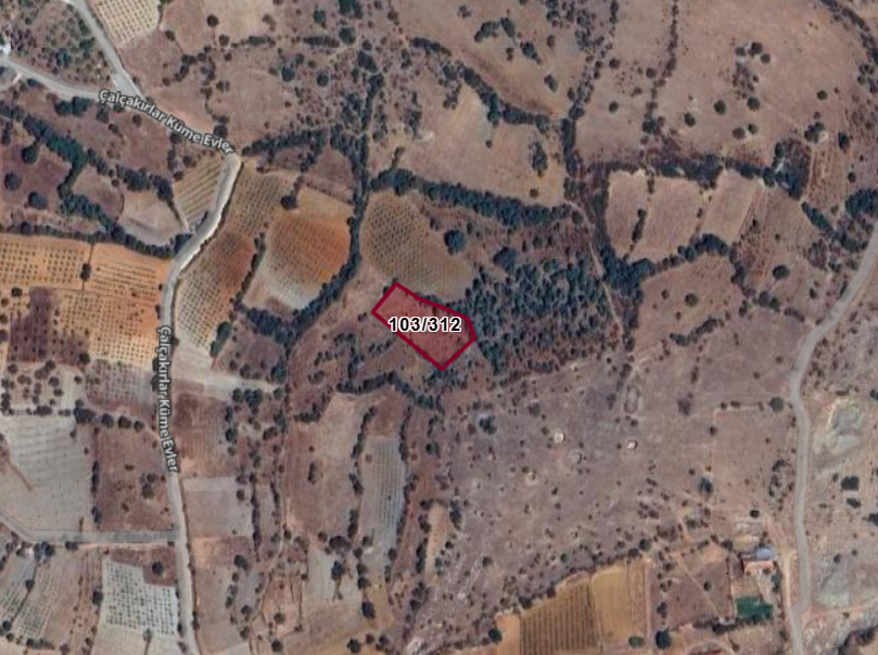 DENİZLİ ÇAL  ÇALÇAKIRLAR   KÖYÜNDE   1.996   M²  TARLA  SATILIKTIR