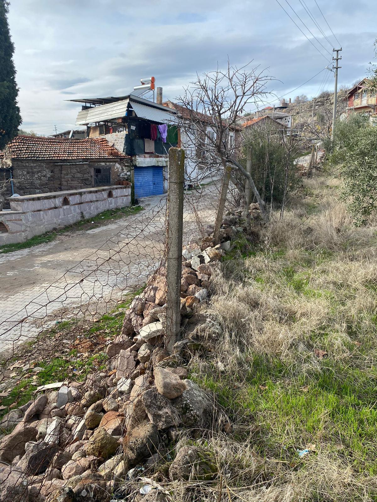 SATILIK 300m2 İmarlı Arsa MANİSA YunusEmre /Karakılıçlı Mah. - MANİSA YUNUSEMRE fotoğraf 2