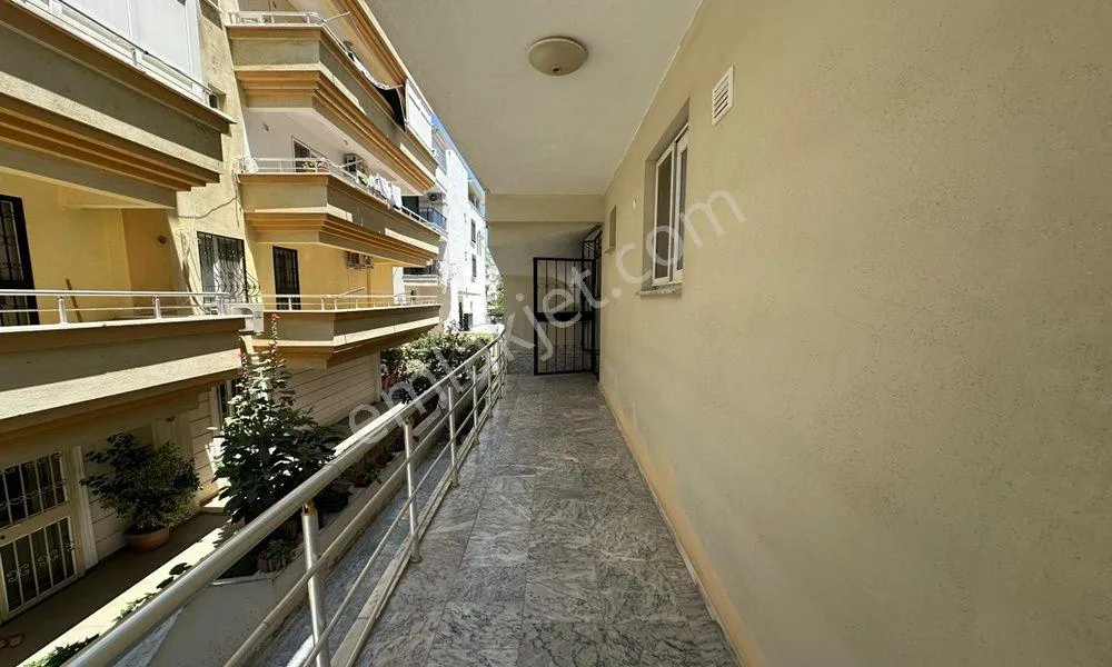 Didimde Merkezi Konumda 2+1 Satılık Daire - AYDIN DİDİM fotoğraf 4
