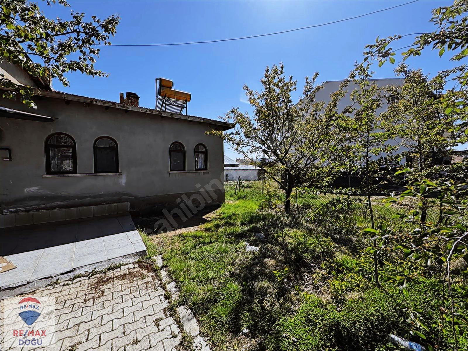 [REMAX DOĞU] Baskil Merkezde Doğayla İç İçe Satılık Bahçe Evi - ELAZIĞ BASKİL fotoğraf 6