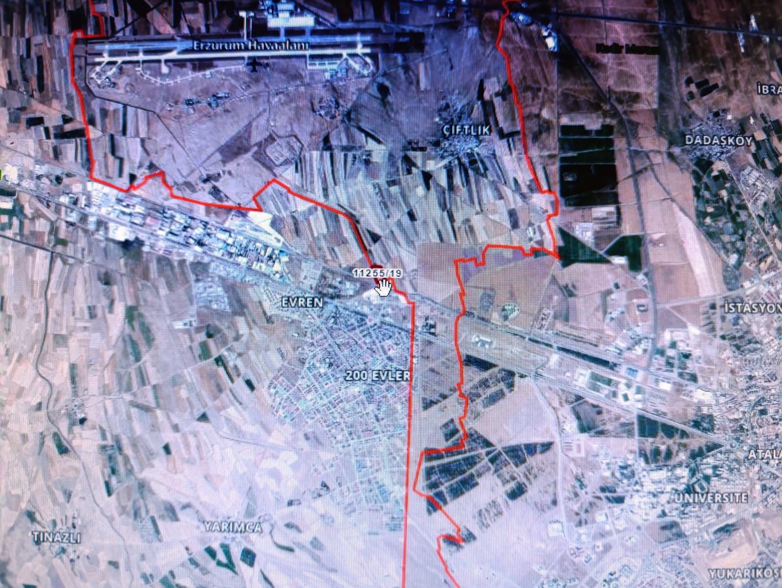 GEZ GAYRİMENKUL DAN  HAVA ALAN YOLUNA CEPELİ HİSSELİ 5000 M2 - ERZURUM YAKUTİYE fotoğraf 5