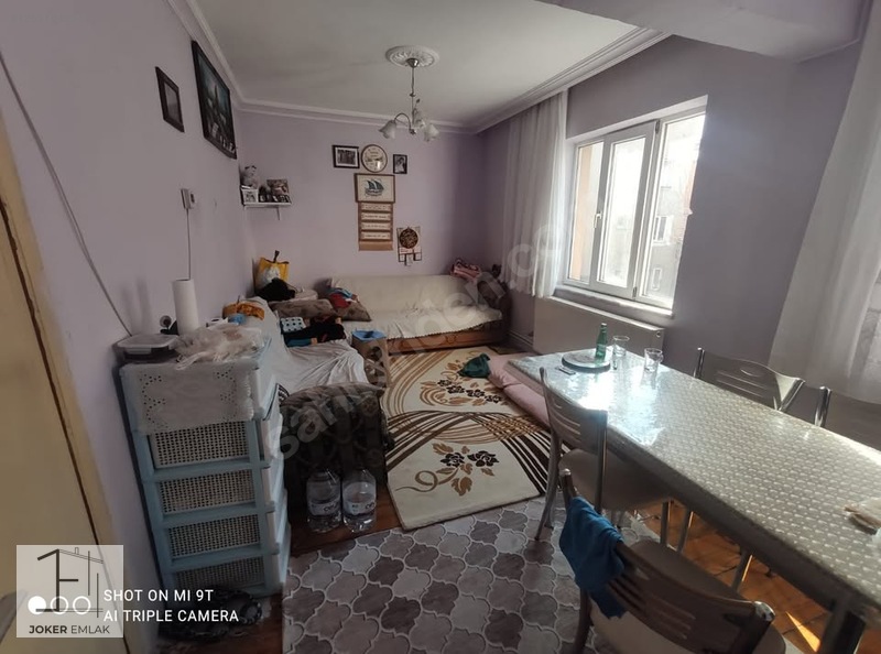 KÜÇÜK ÇARŞI ÜÇGEN PARK YAKINI 3 KATLI SATILIK MÜSTAKİL EV - UŞAK MERKEZ fotoğraf 5